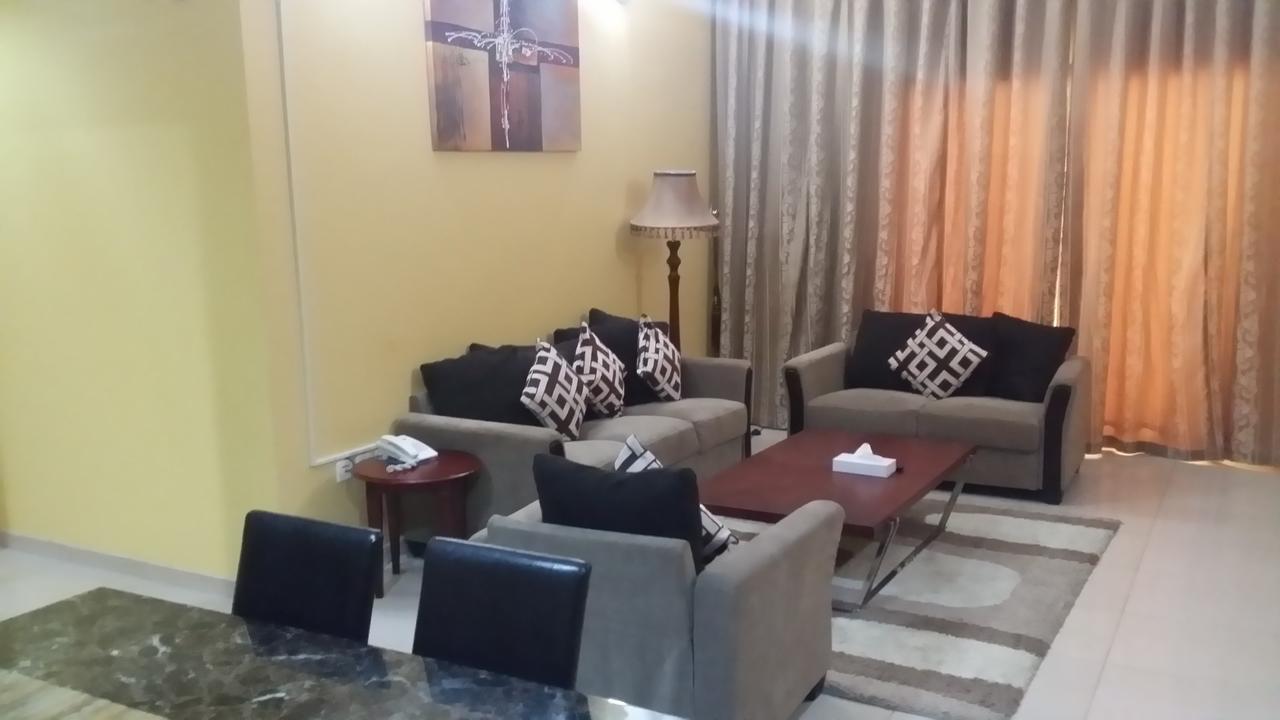 אל בוראיימי Aryana Hotel מראה חיצוני תמונה
