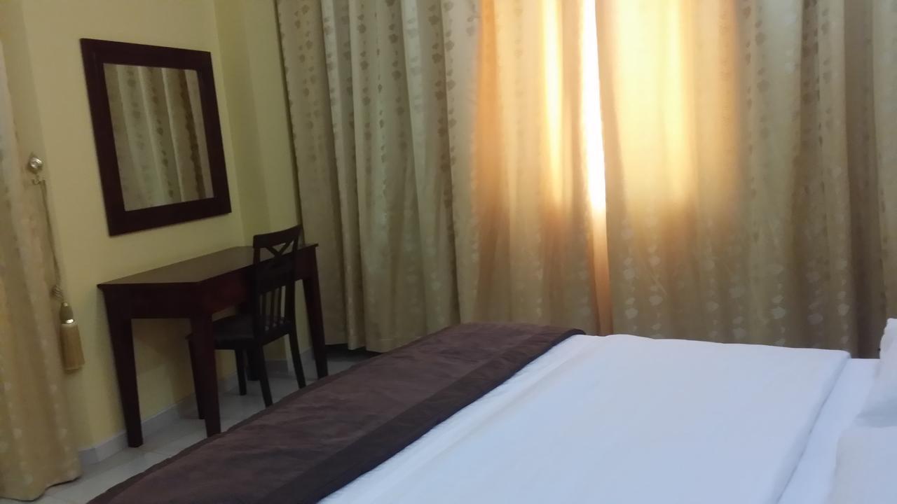 אל בוראיימי Aryana Hotel מראה חיצוני תמונה