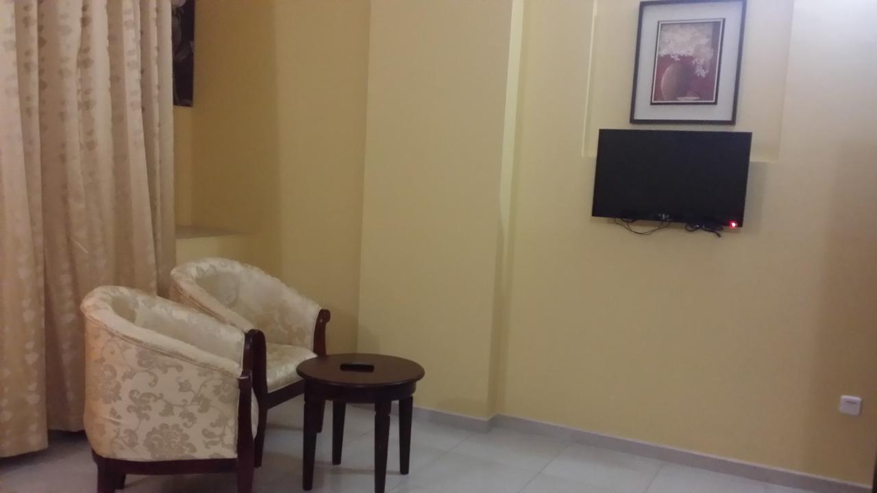 אל בוראיימי Aryana Hotel מראה חיצוני תמונה